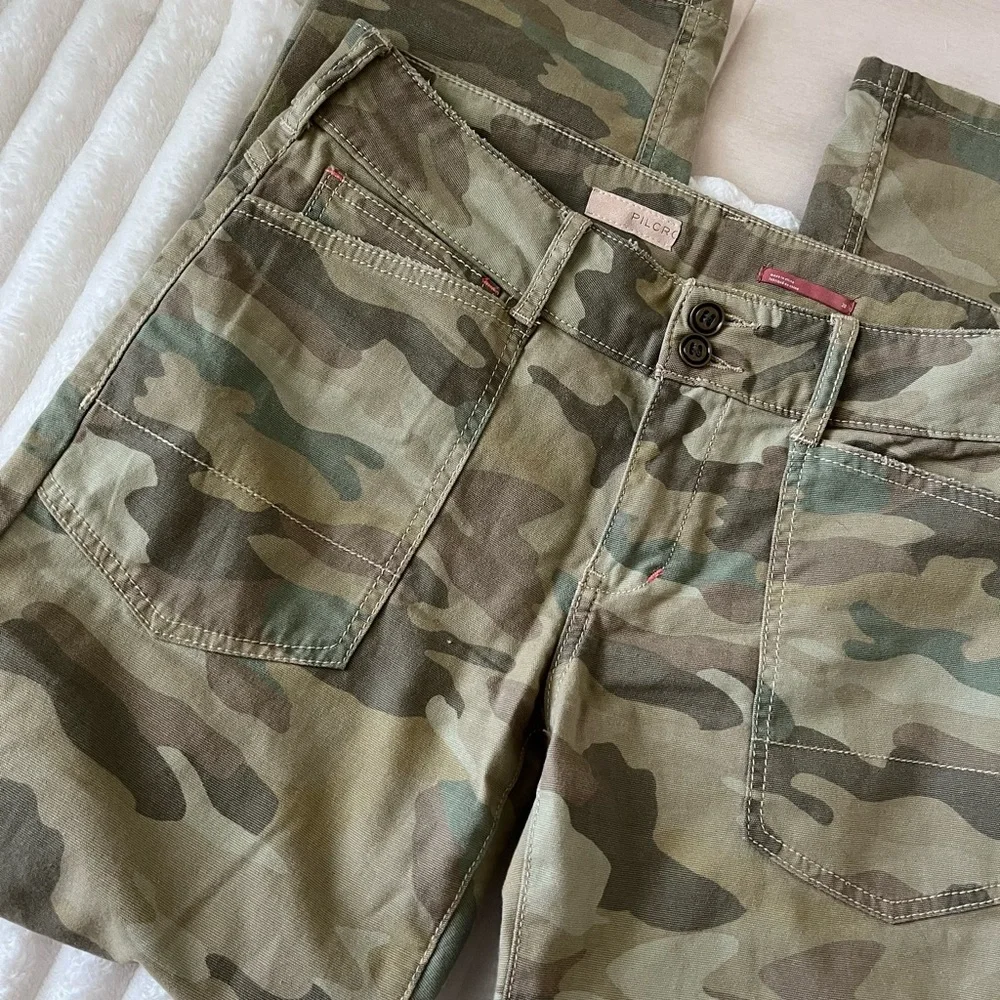 Anthropologie Pilcro The Wanderer low rise Camouflage Cargo Pants - Picture 3 of 8